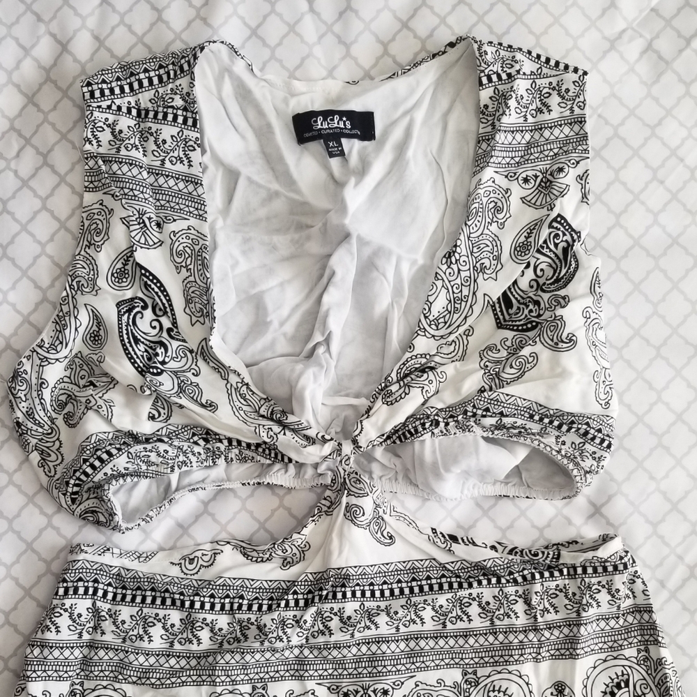 LULU'S black and white paisley maxi dress